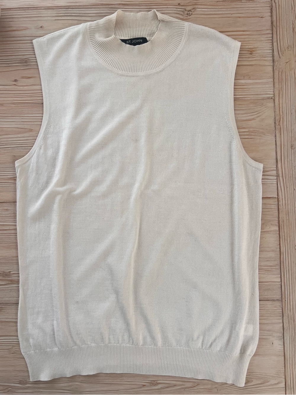 St. John Ivory Sleeveless Sweater Vest Mock Neck Wool Blend Size L - Picture 2 of 4